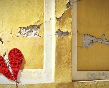 earthquake-victims-yellow-ribbon-awareness
